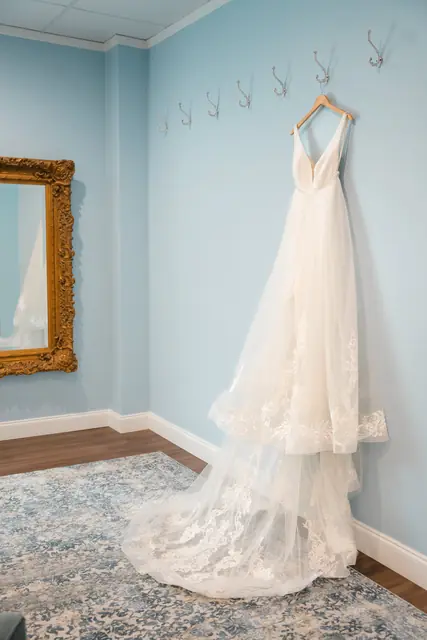 A wedding at The Valley Venues, Getting Ready, photographed by Kristen Thomison Photos