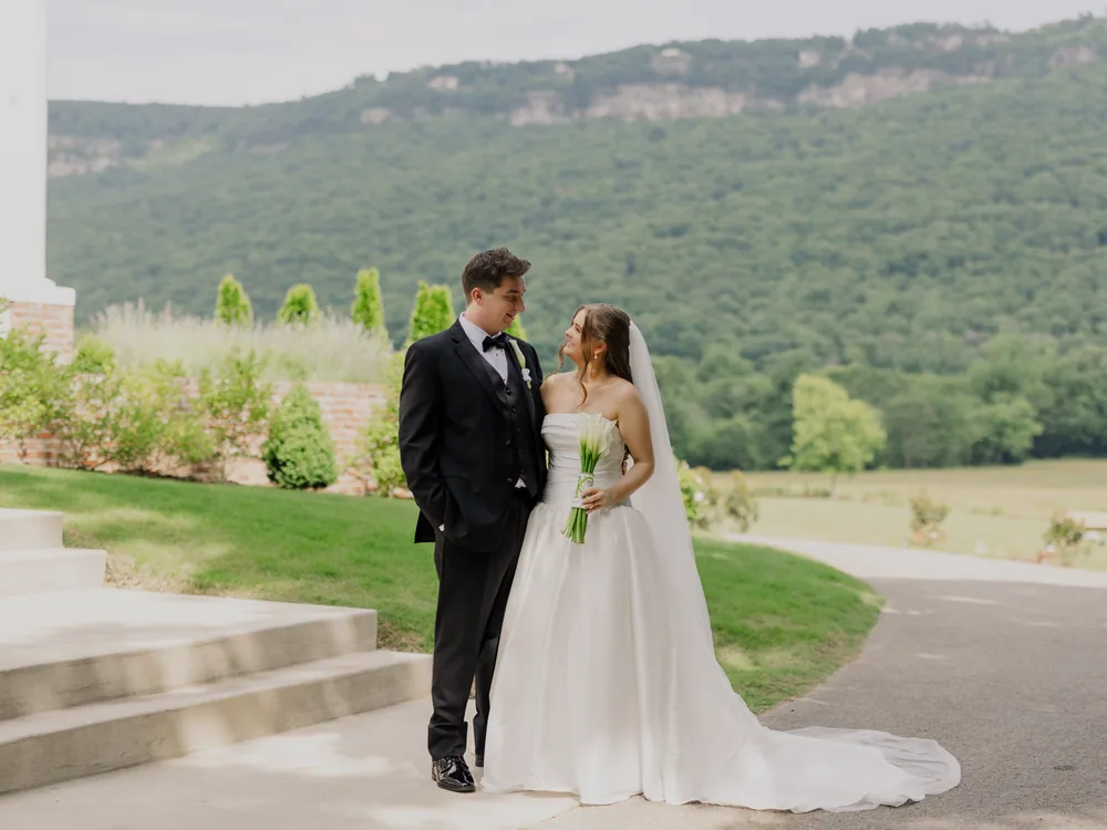 The couple on the drive, Lookout Mountain behind